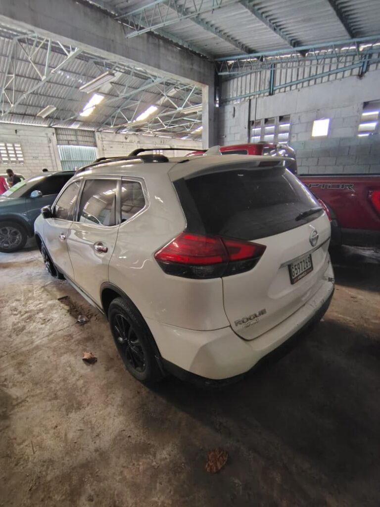 Nissan Rogue Sport S 2017