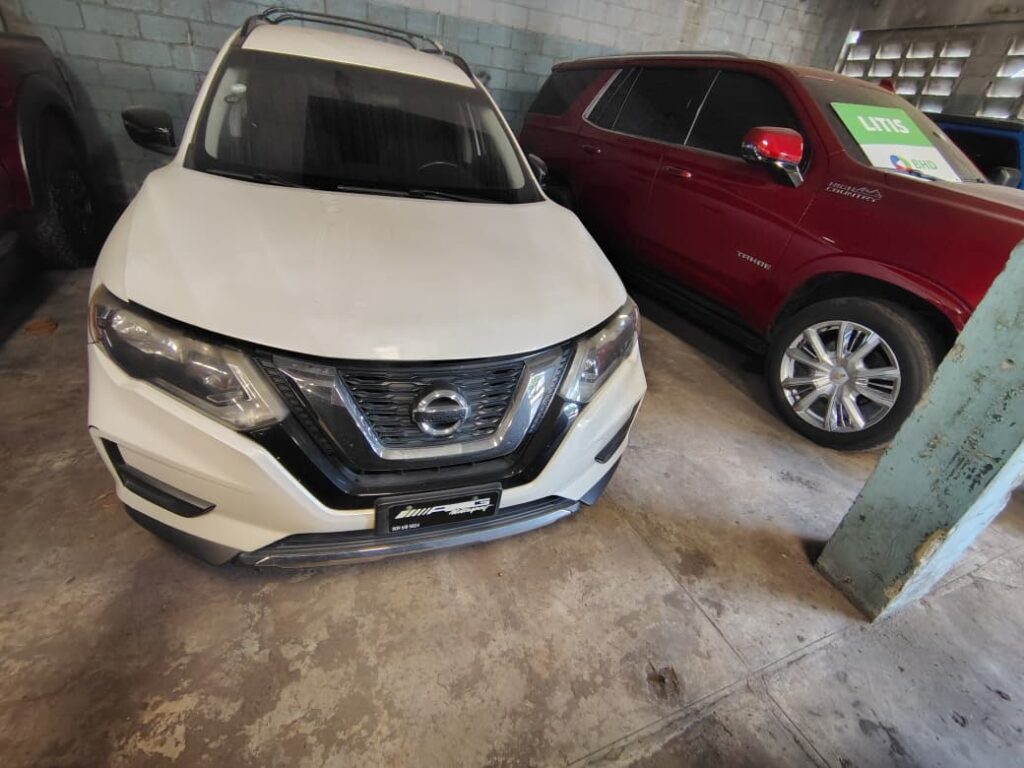 Nissan Rogue Sport S 2017