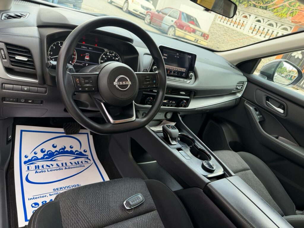 Nissan Rogue Sport S 2024