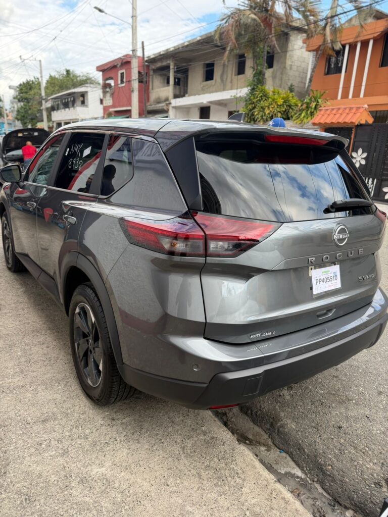 Nissan Rogue Sport S 2024