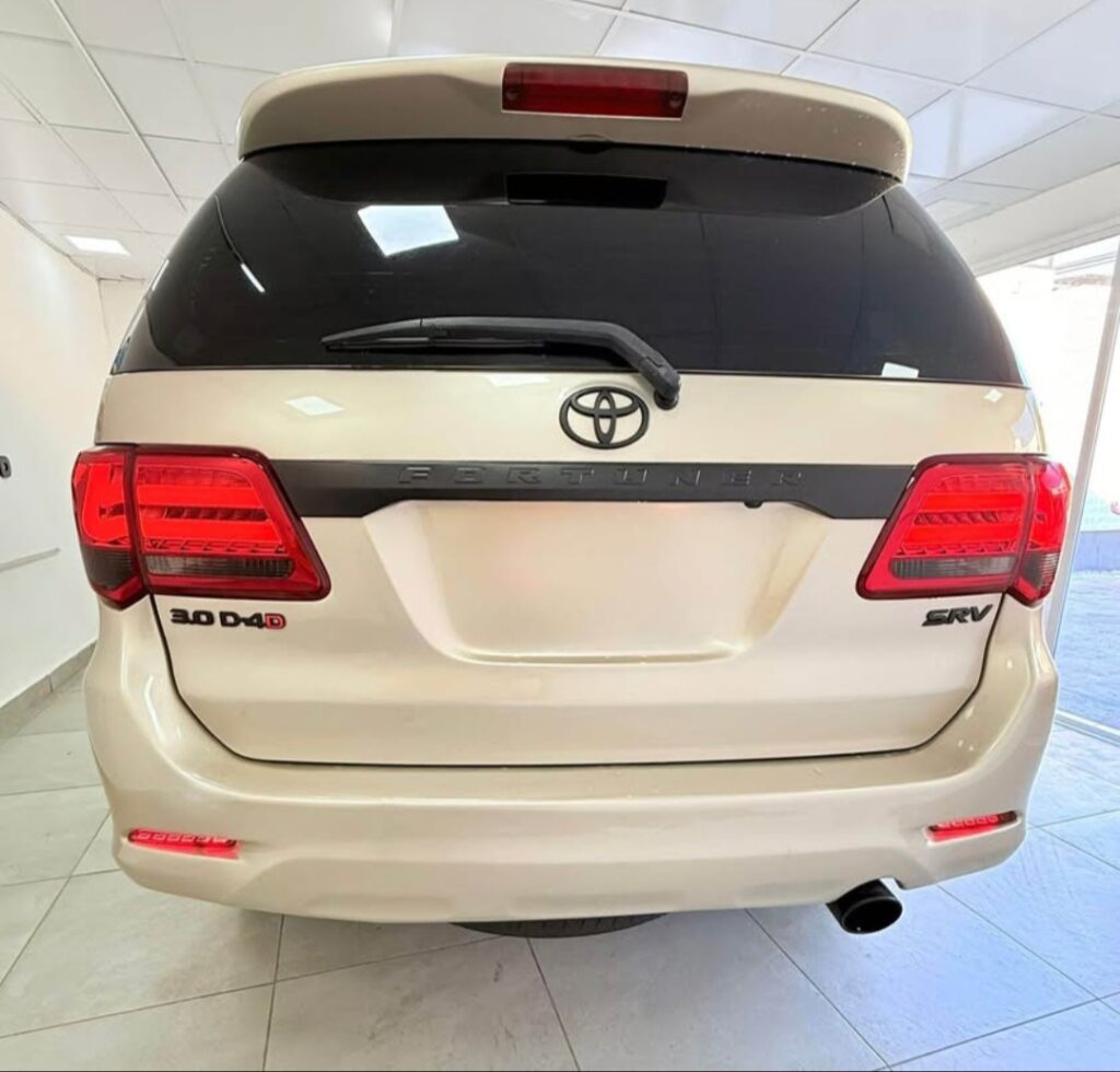 Toyota Fortuner SRV 2012