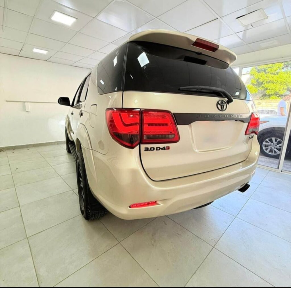 Toyota Fortuner SRV 2012