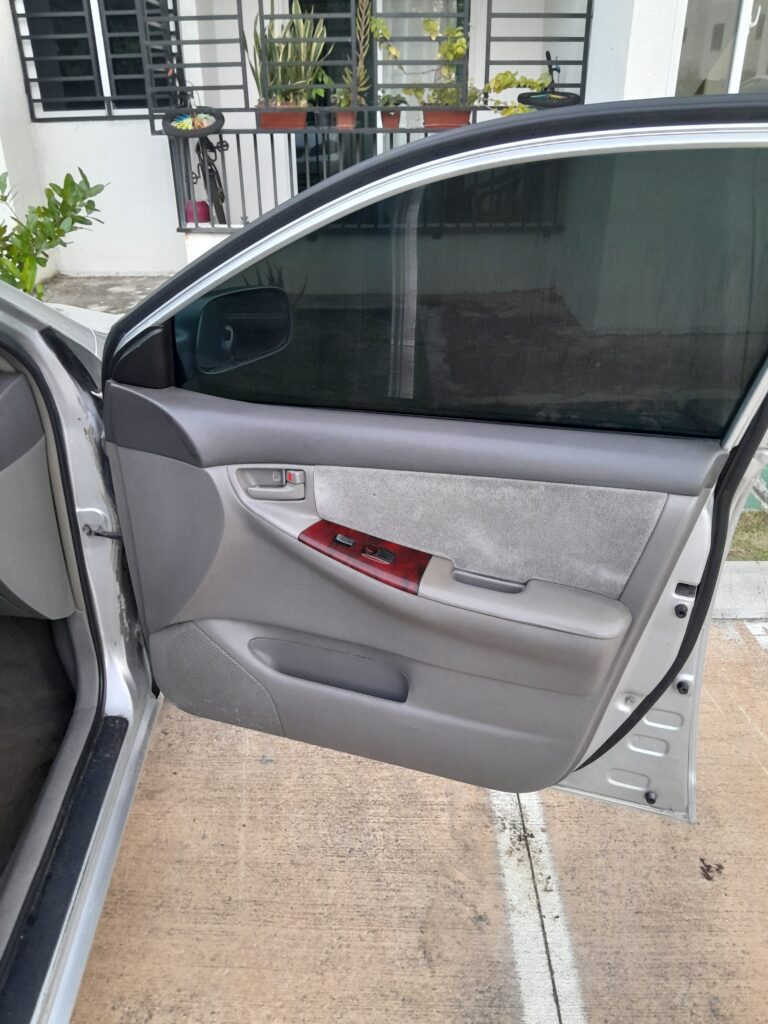 Toyota Corolla LE 2007