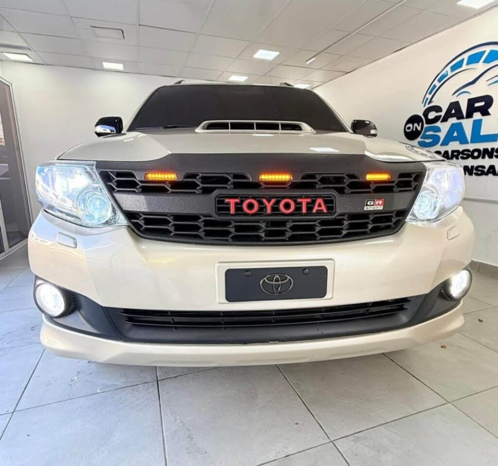 Toyota Fortuner SRV 2012