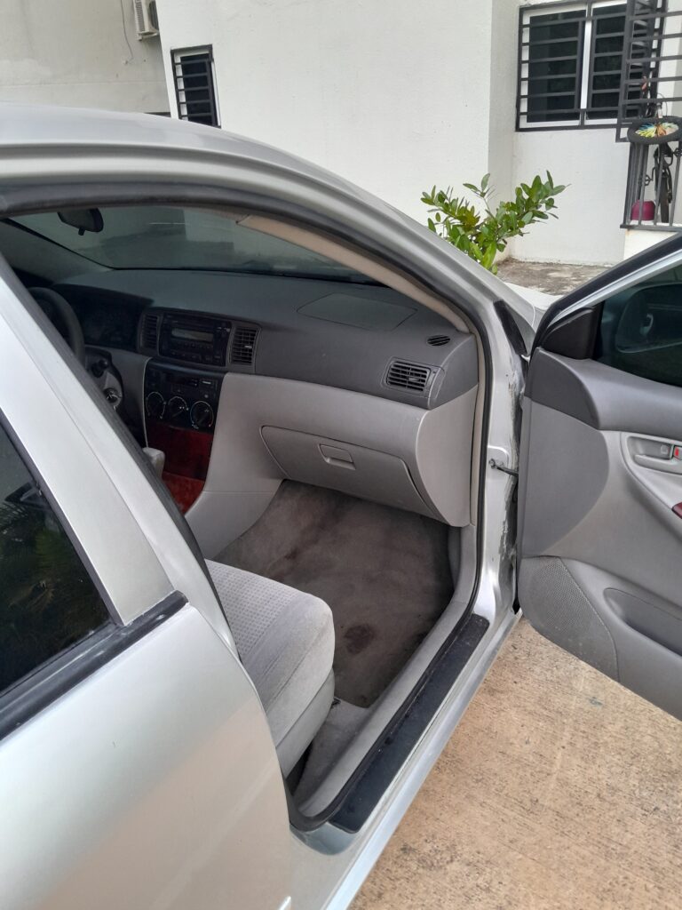 Toyota Corolla LE 2007