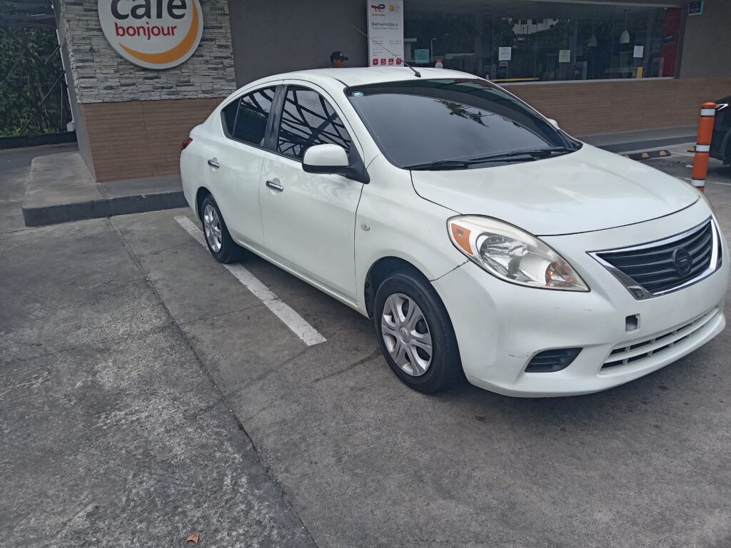 Nissan Versa A 2013