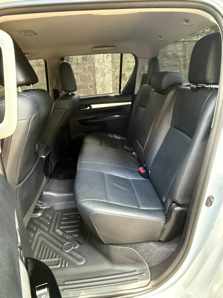 Toyota Hilux SRV 2024