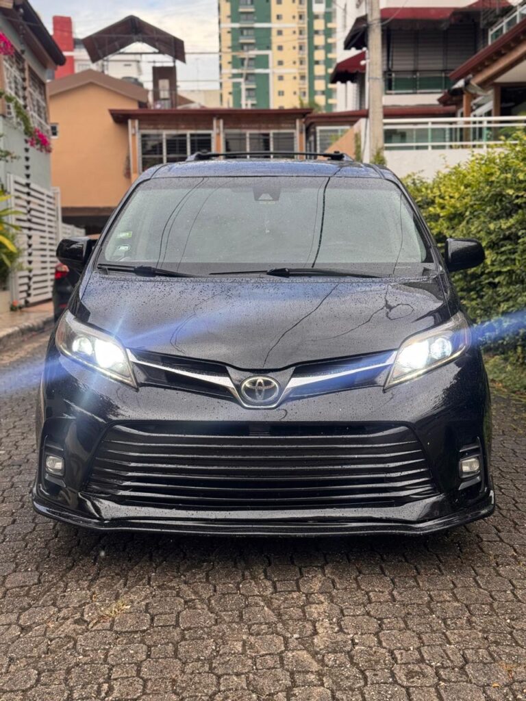 Toyota Siena 2018