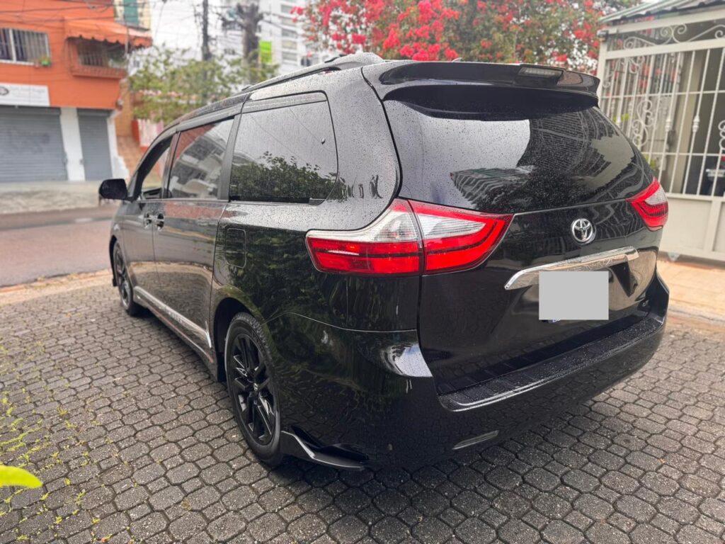 Toyota Siena 2018