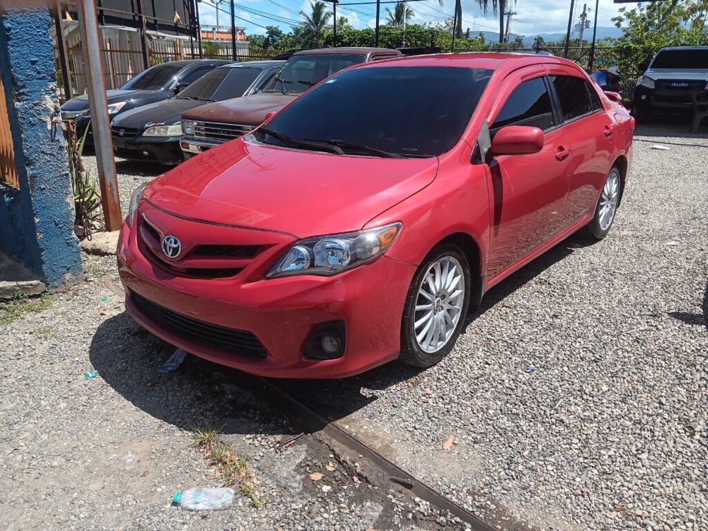 Toyota Corolla LE 2012