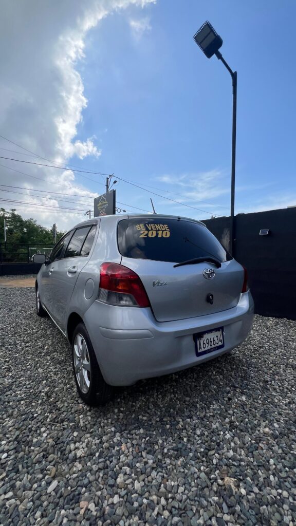 Toyota Vitz 2010