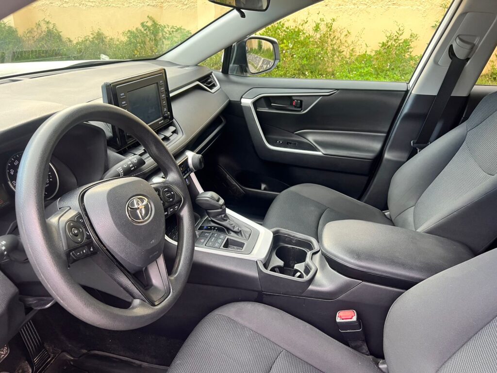 Toyota RAV4 LE Plus 2021