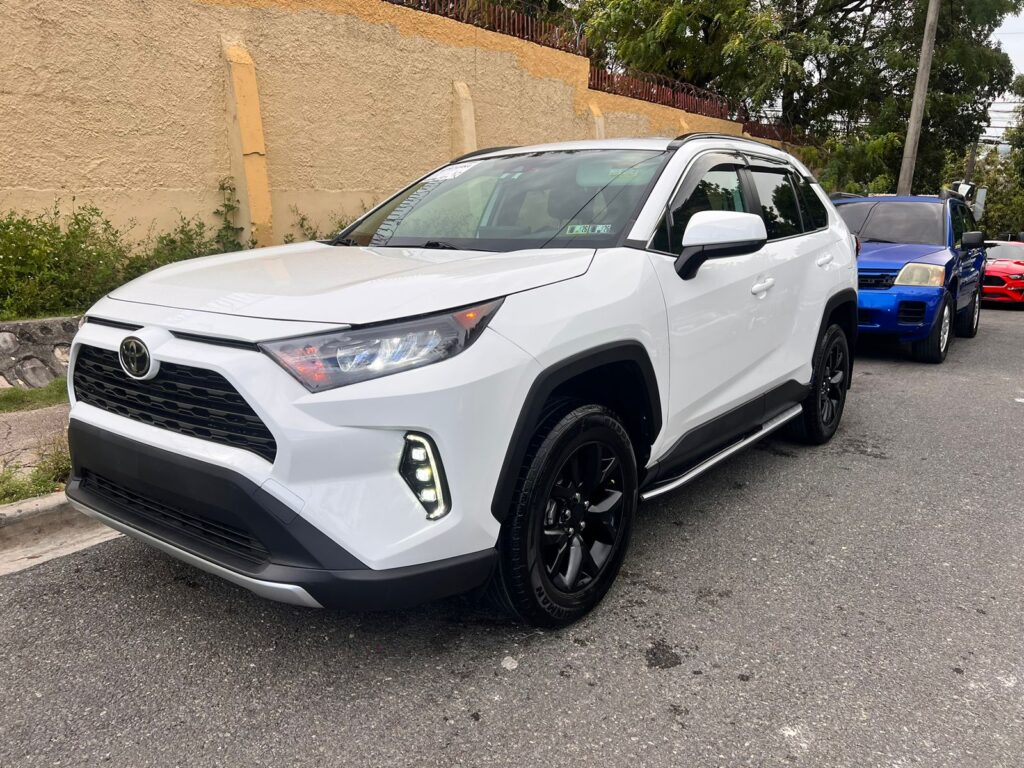 Toyota RAV4 LE Plus 2021