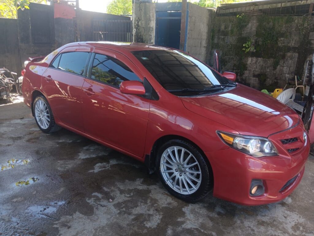 Toyota Corolla LE 2012