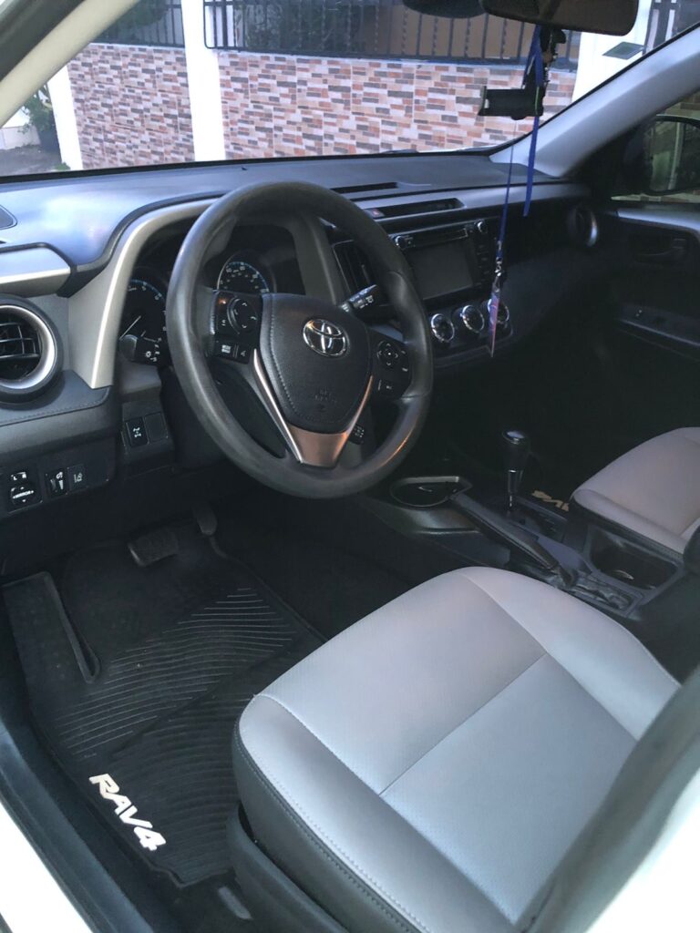 Toyota RAV4 LE 2017