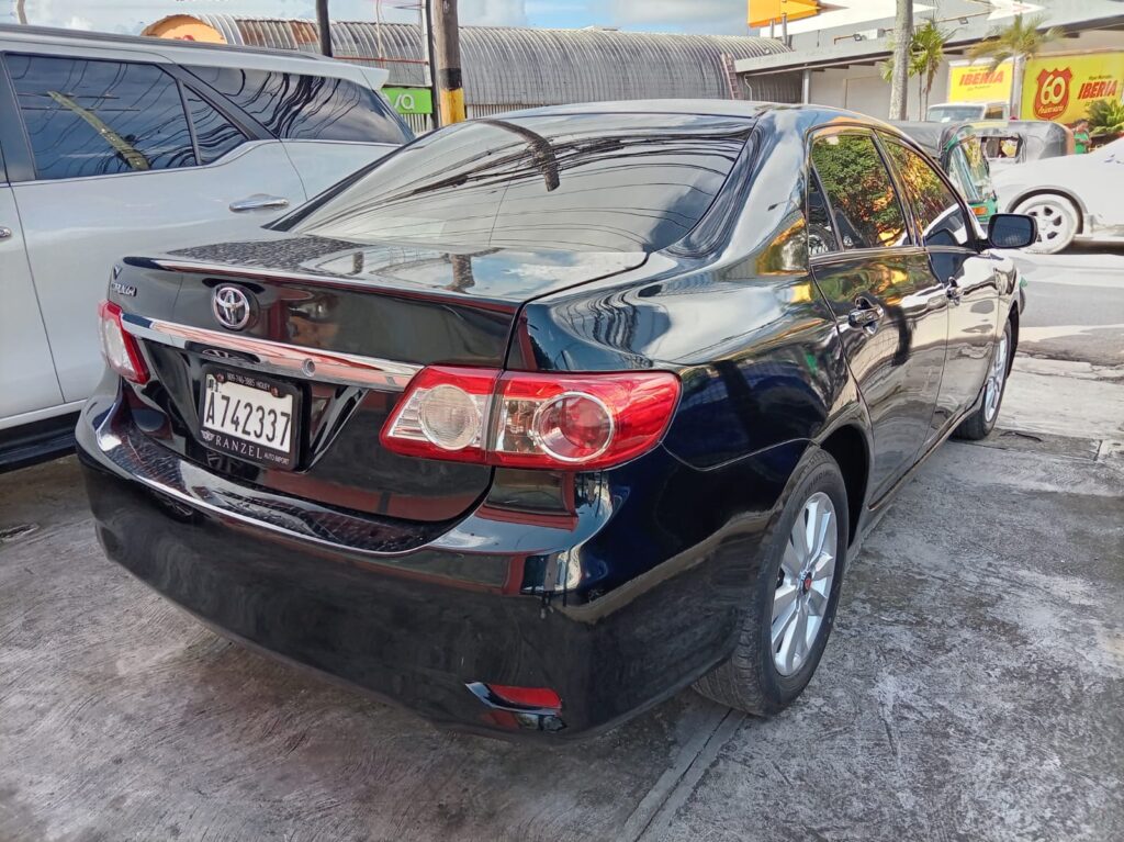 Toyota Corolla LE 2013