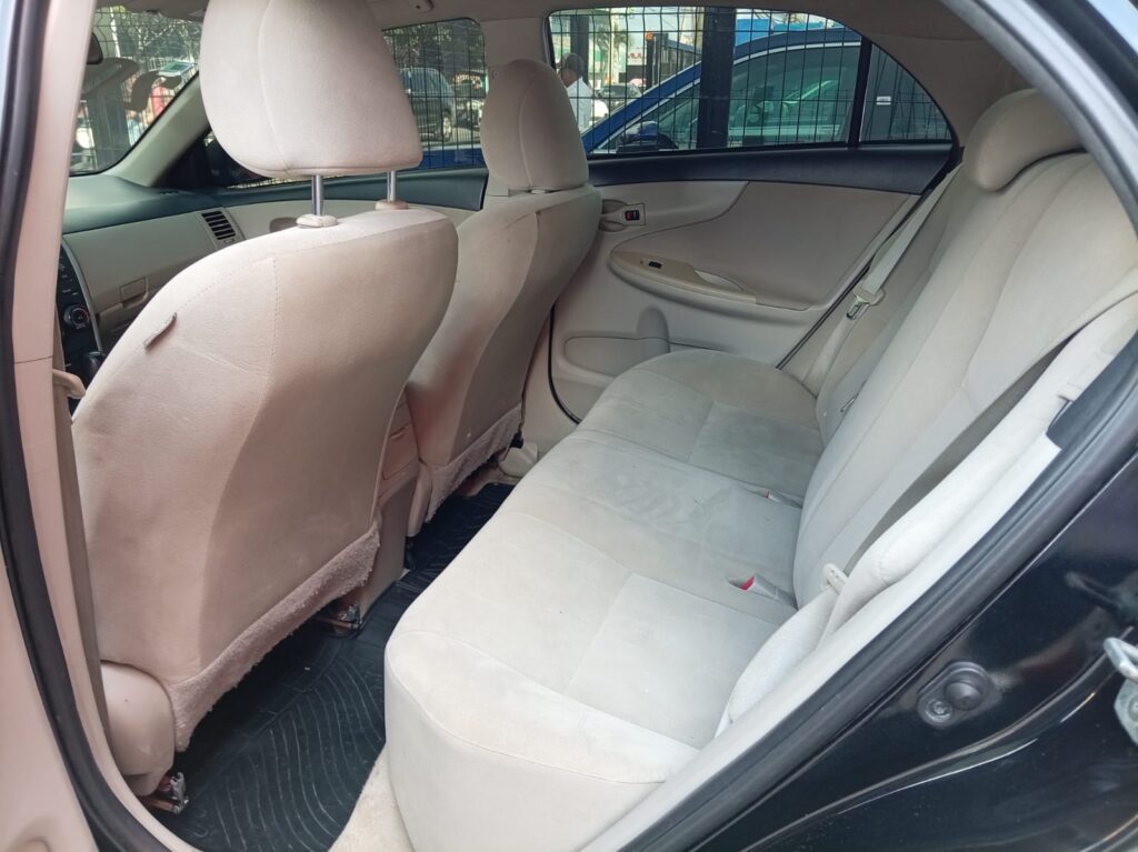 Toyota Corolla LE 2013