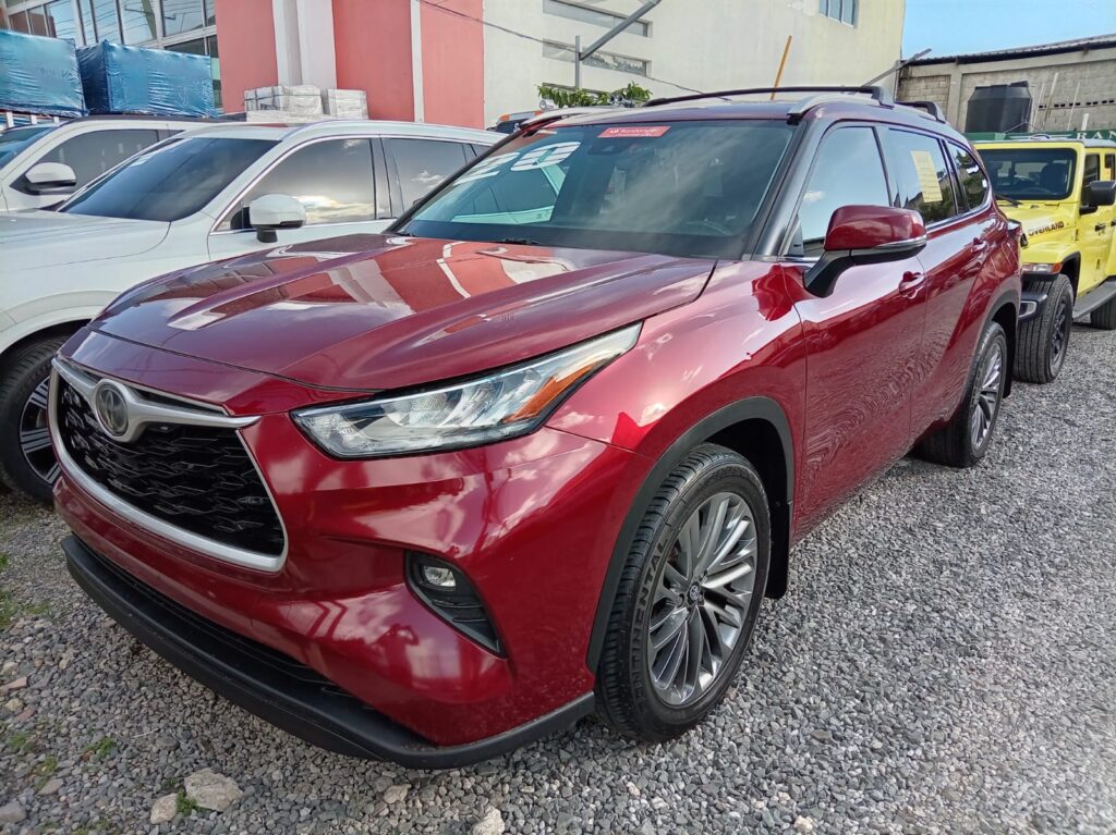 Toyota Highlander LE 2020