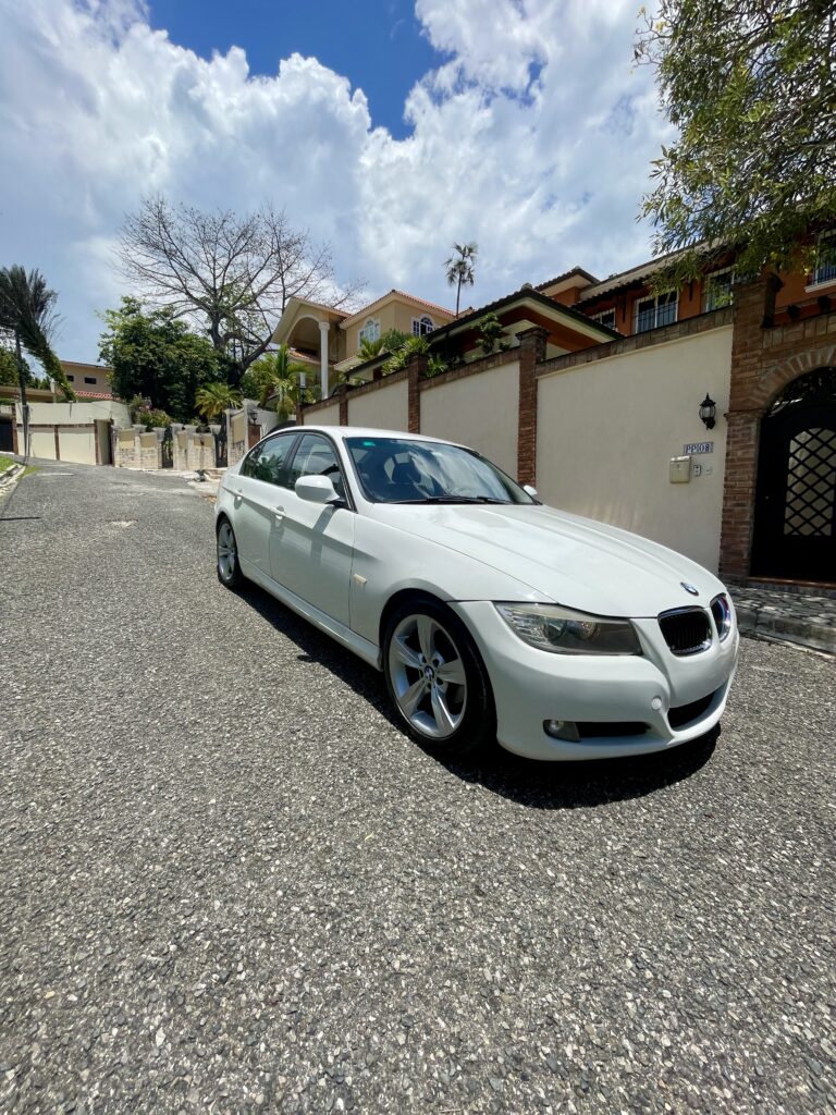 BMW Serie 3 318i 2011