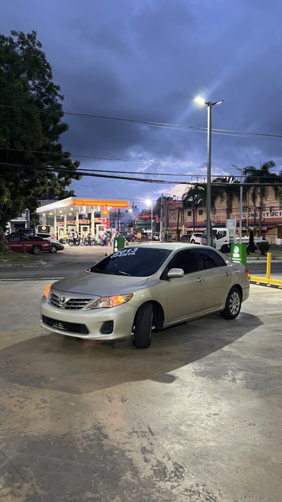Toyota Corolla LE 2013