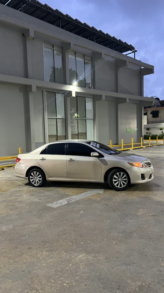 Toyota Corolla LE 2013