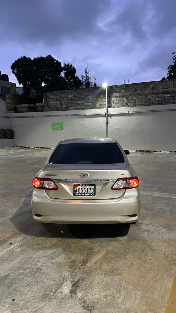 Toyota Corolla LE 2013