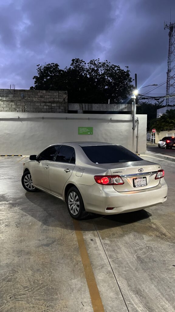 Toyota Corolla LE 2013