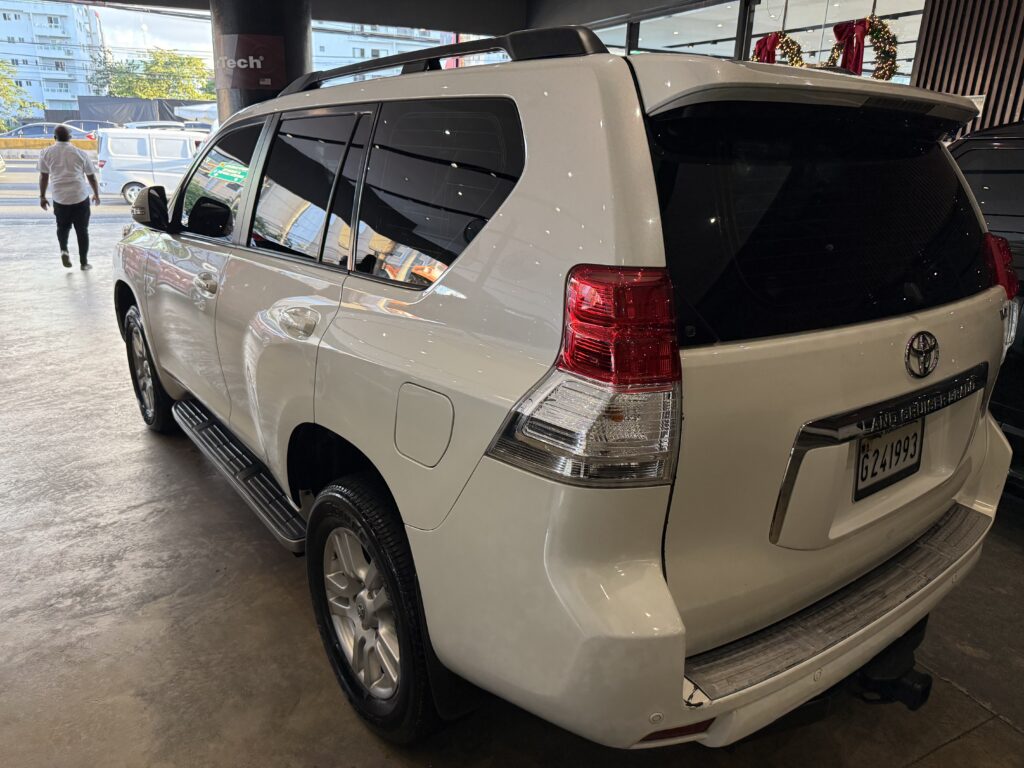 Toyota Land Cruiser Prado VX 2011