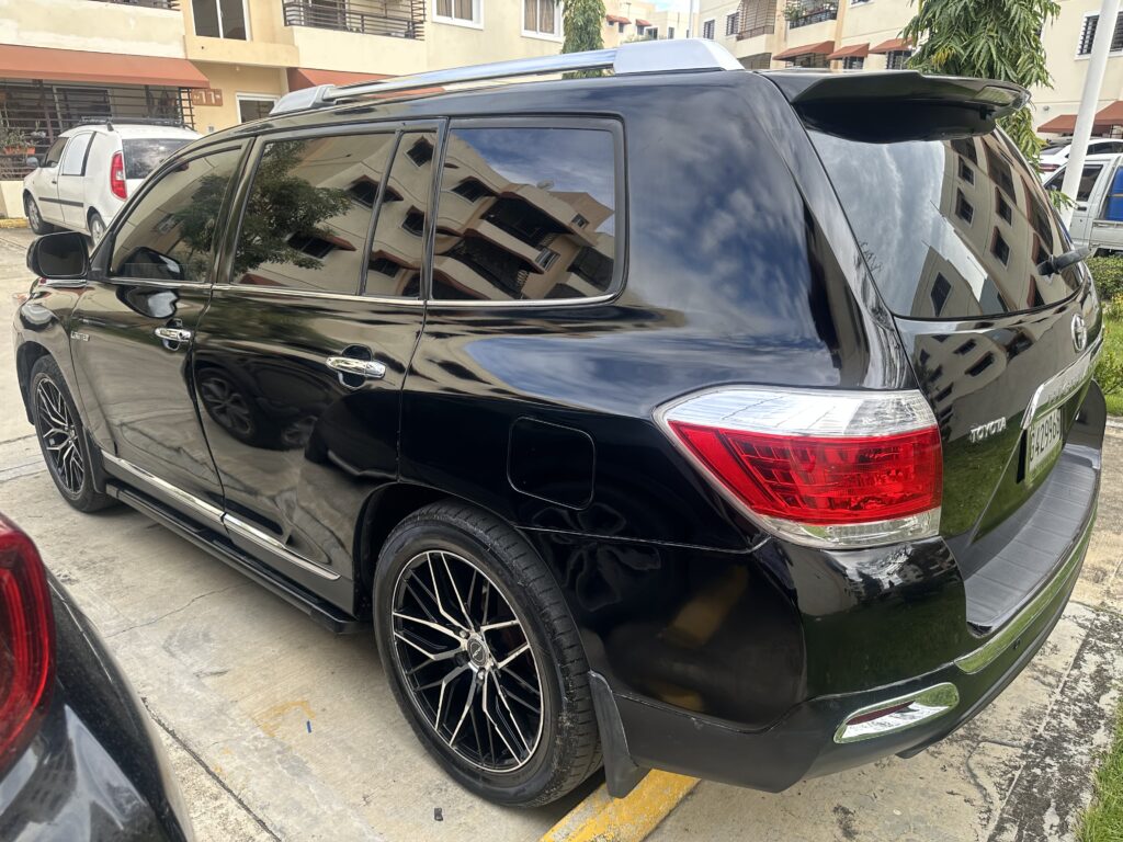 Toyota Highlander Limited 2012