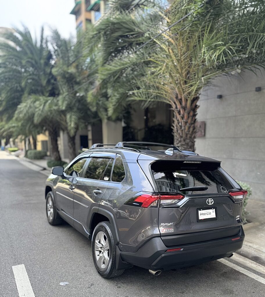 Toyota RAV4 XLE Premium 2023