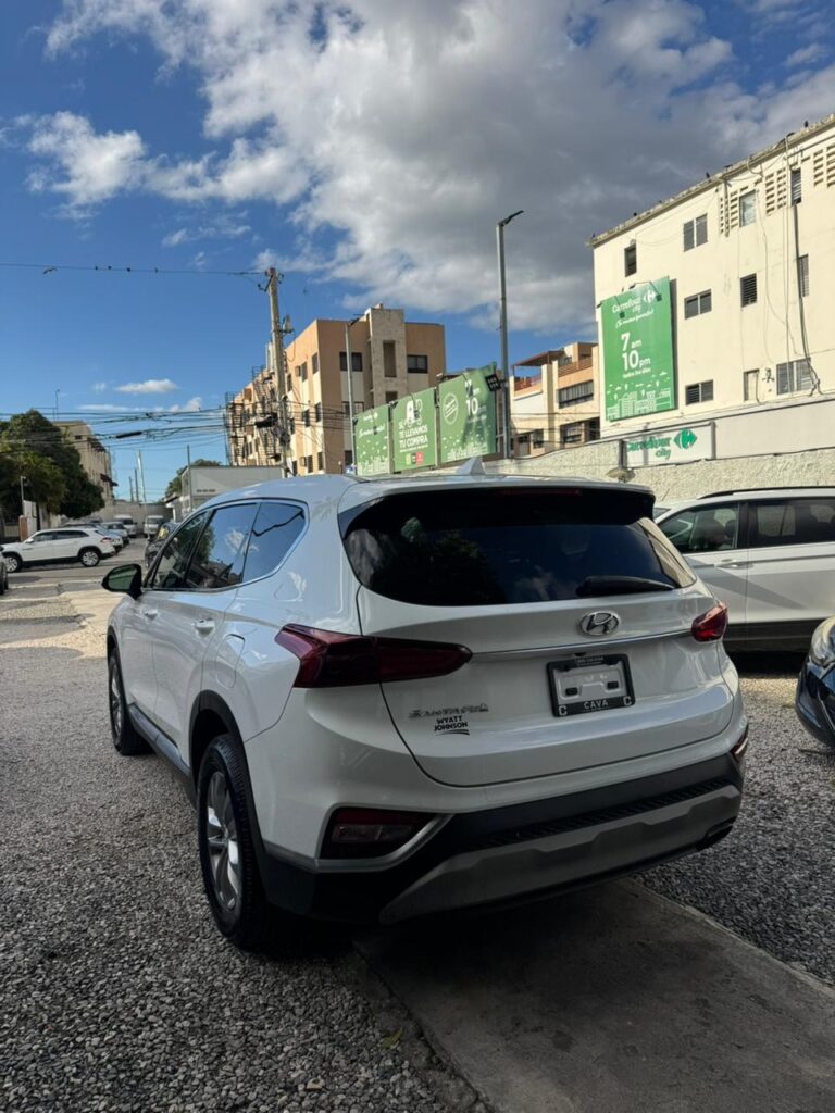 Hyundai Santa Fe SEL 2020
