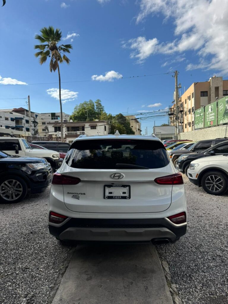 Hyundai Santa Fe SEL 2020