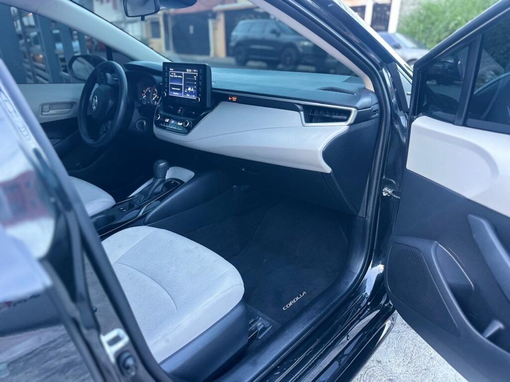 Toyota Corolla LE 2021