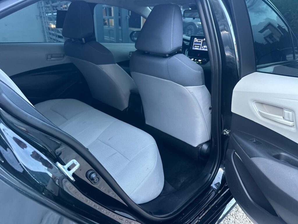 Toyota Corolla LE 2021