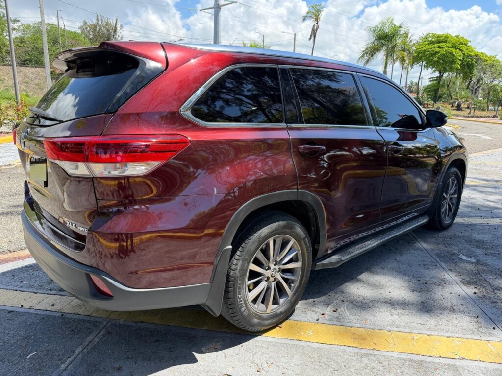 Toyota Highlander XLE 2017