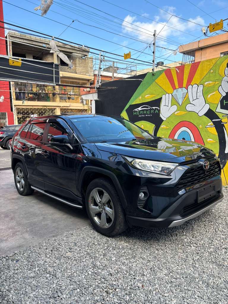 Toyota RAV4 XLE 2023