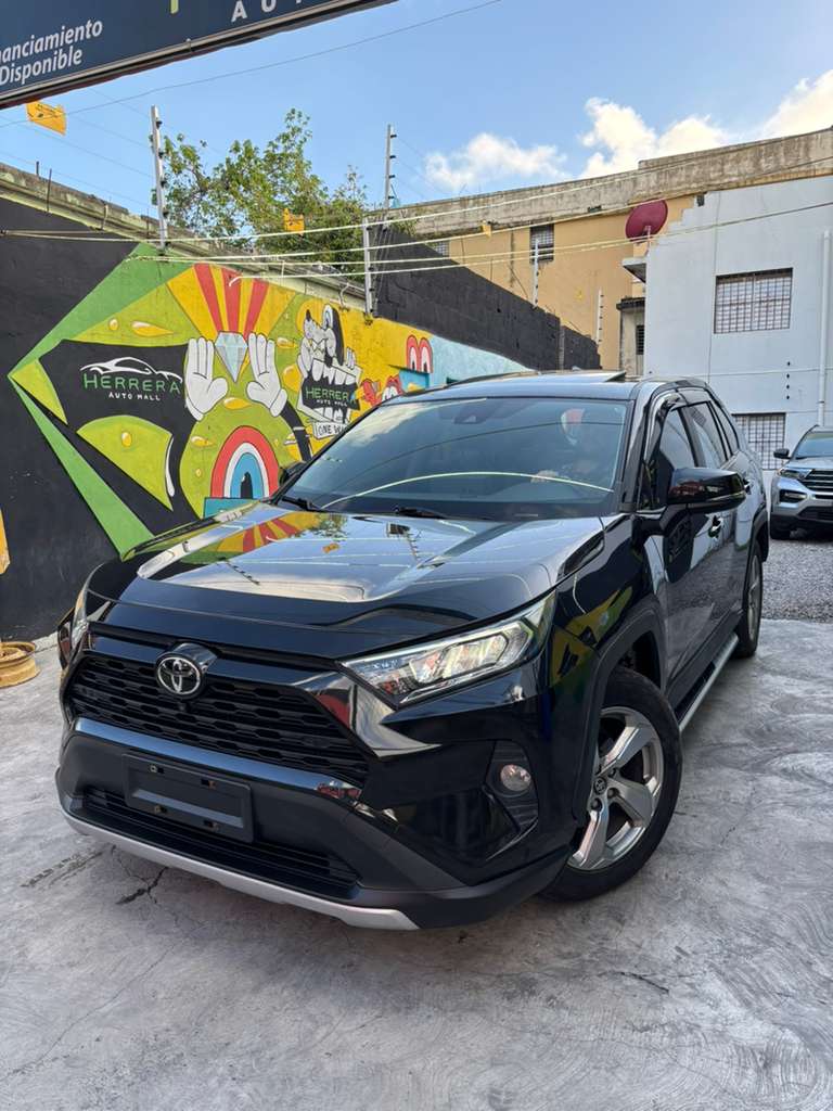 Toyota RAV4 XLE 2023