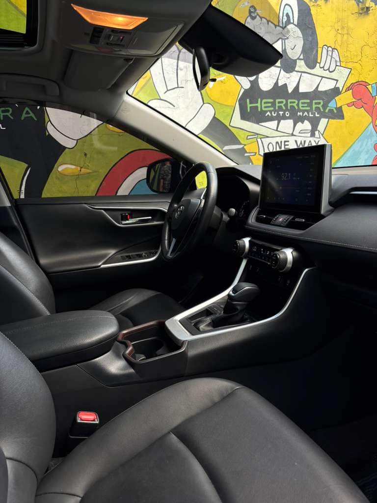 Toyota RAV4 XLE 2023