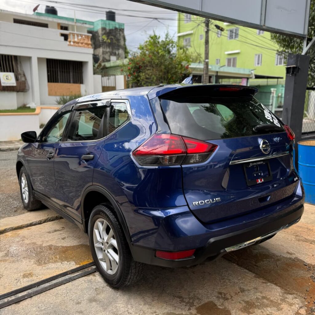 Nissan Rogue Sport S 2019
