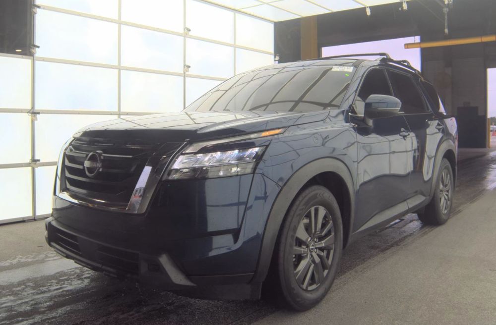 Nissan Pathfinder SV 2022