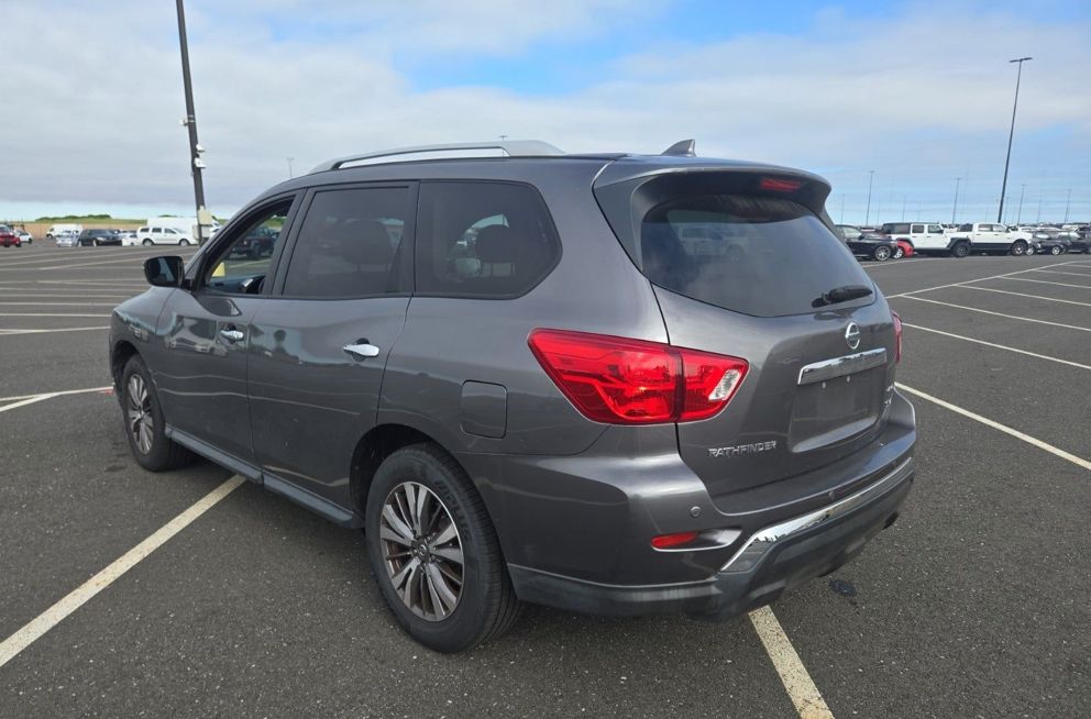 Nissan Pathfinder SV 2020