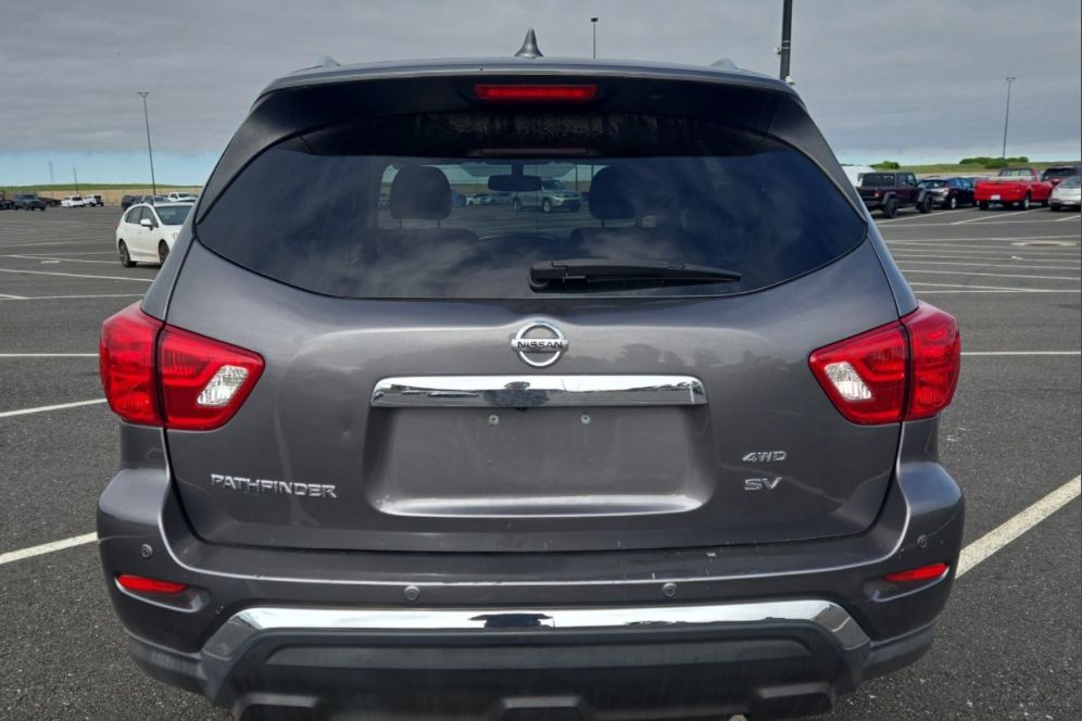 Nissan Pathfinder SV 2020