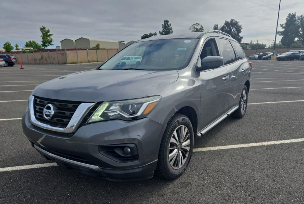 Nissan Pathfinder SV 2020