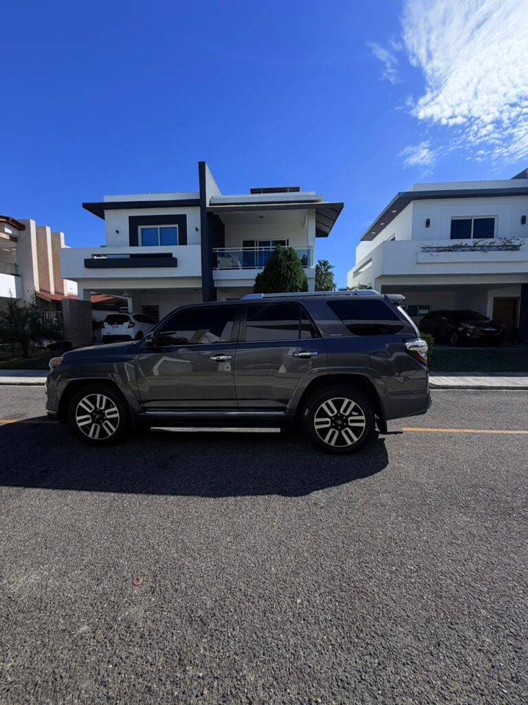 Toyota 4Runner Limited 2014