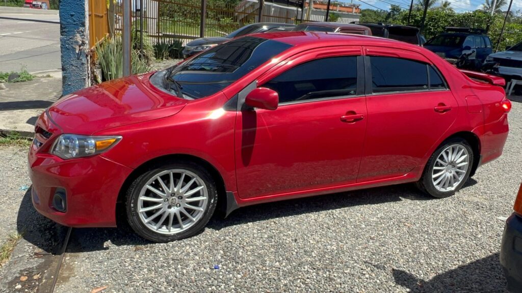 Toyota Corolla LE 2012