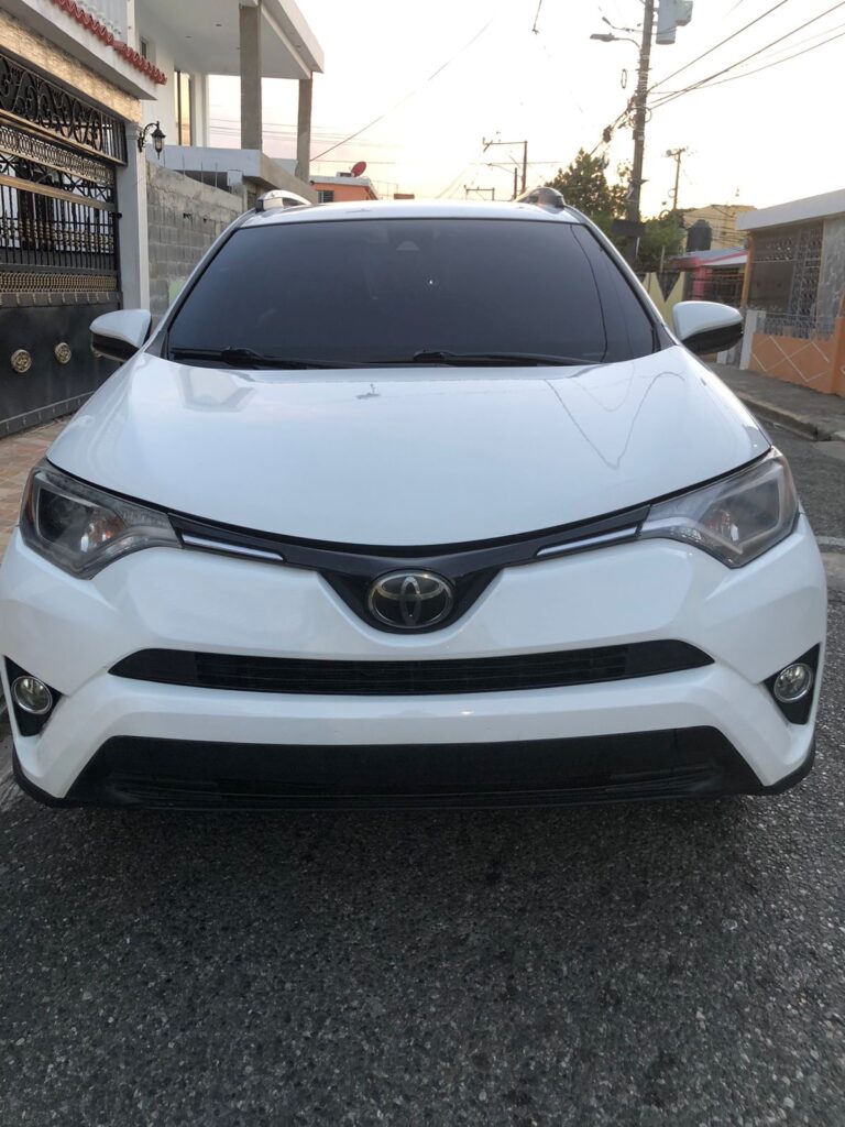 Toyota RAV4 LE 2017