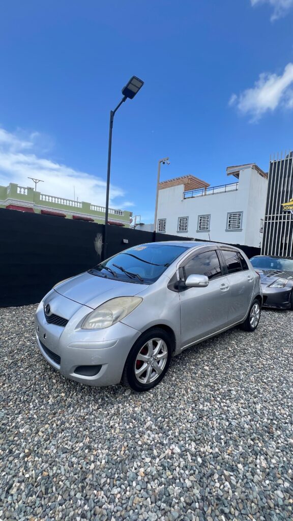 Toyota Vitz 2010