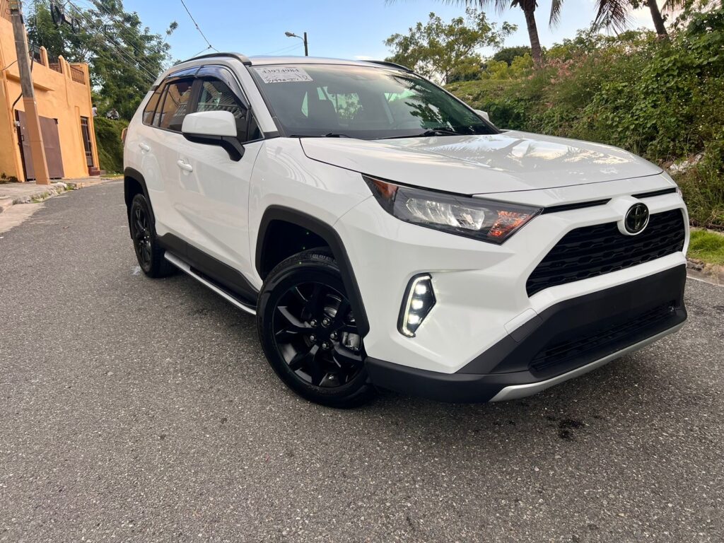 Toyota RAV4 LE Plus 2021