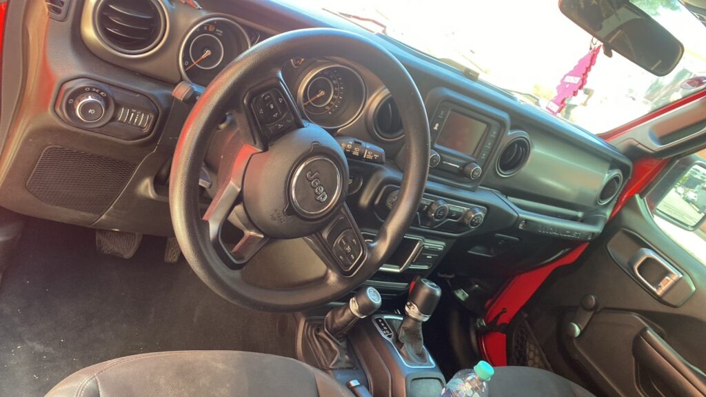 Jeep Wrangler Unlimited Sport 2018