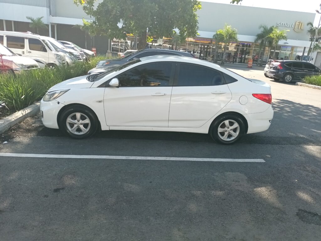 Hyundai Accent 2015